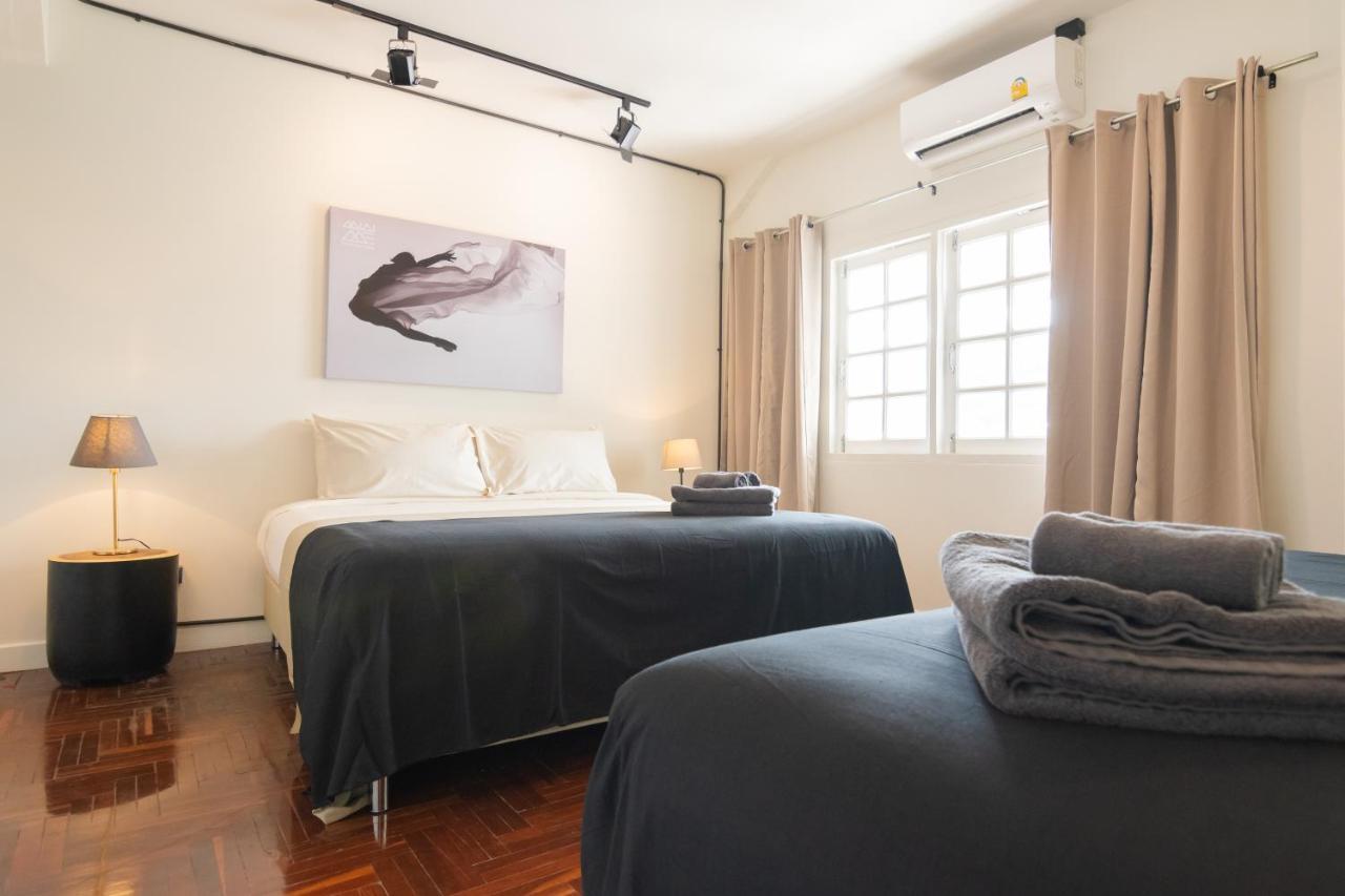 Mini-Me Hubs, Charm Suites & Pool In Old City Chiang Mai Exterior photo