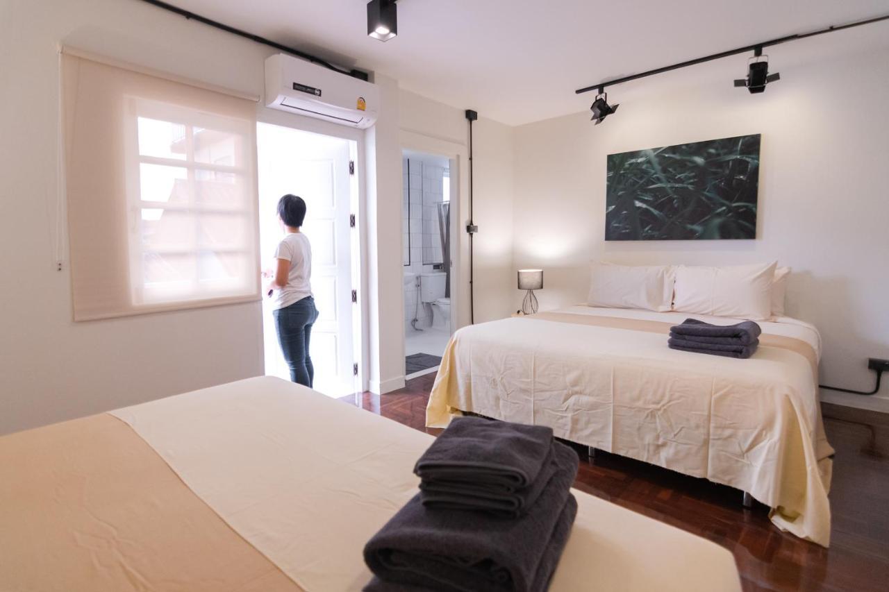 Mini-Me Hubs, Charm Suites & Pool In Old City Chiang Mai Exterior photo