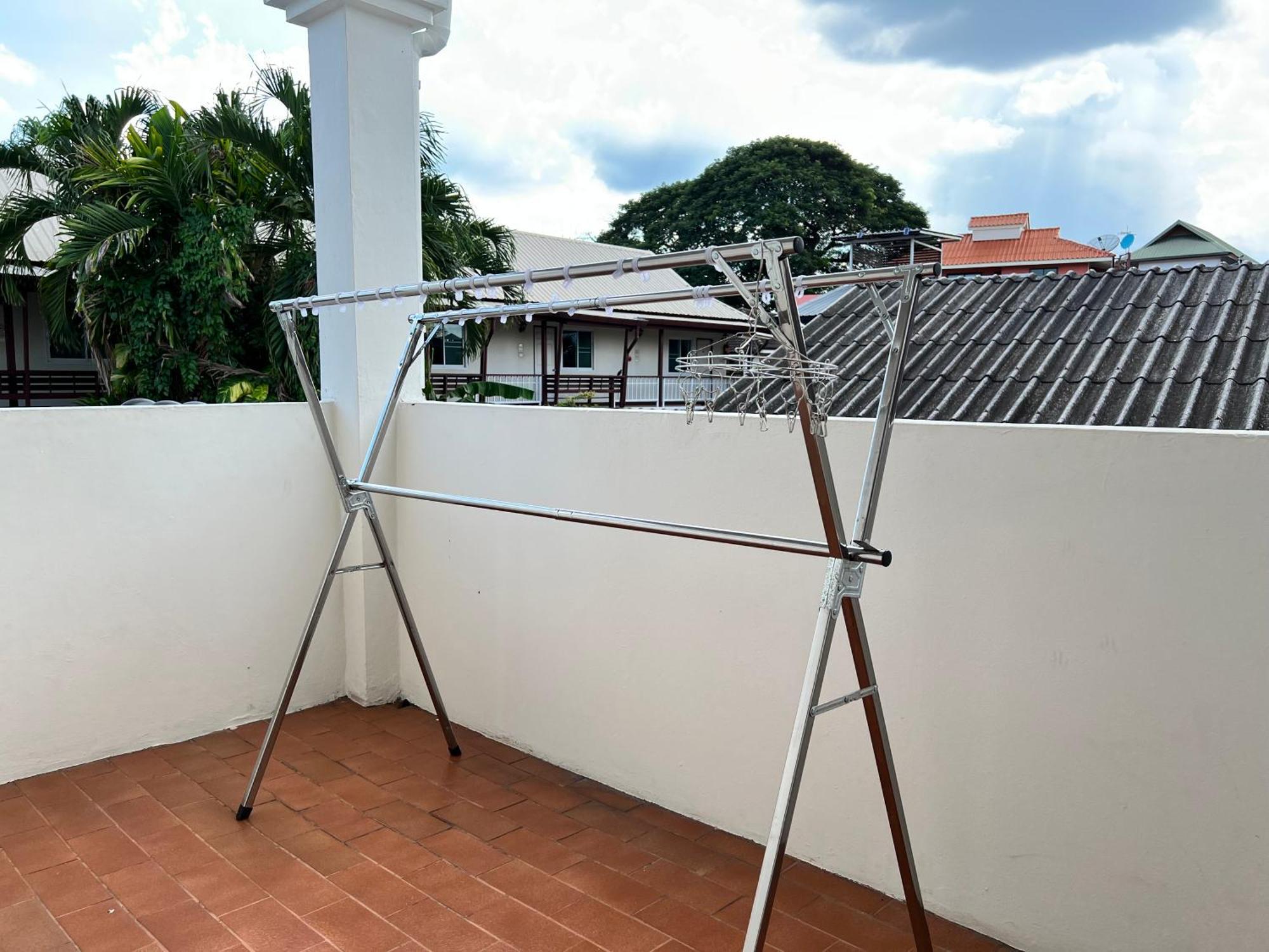 Mini-Me Hubs, Charm Suites & Pool In Old City Chiang Mai Exterior photo